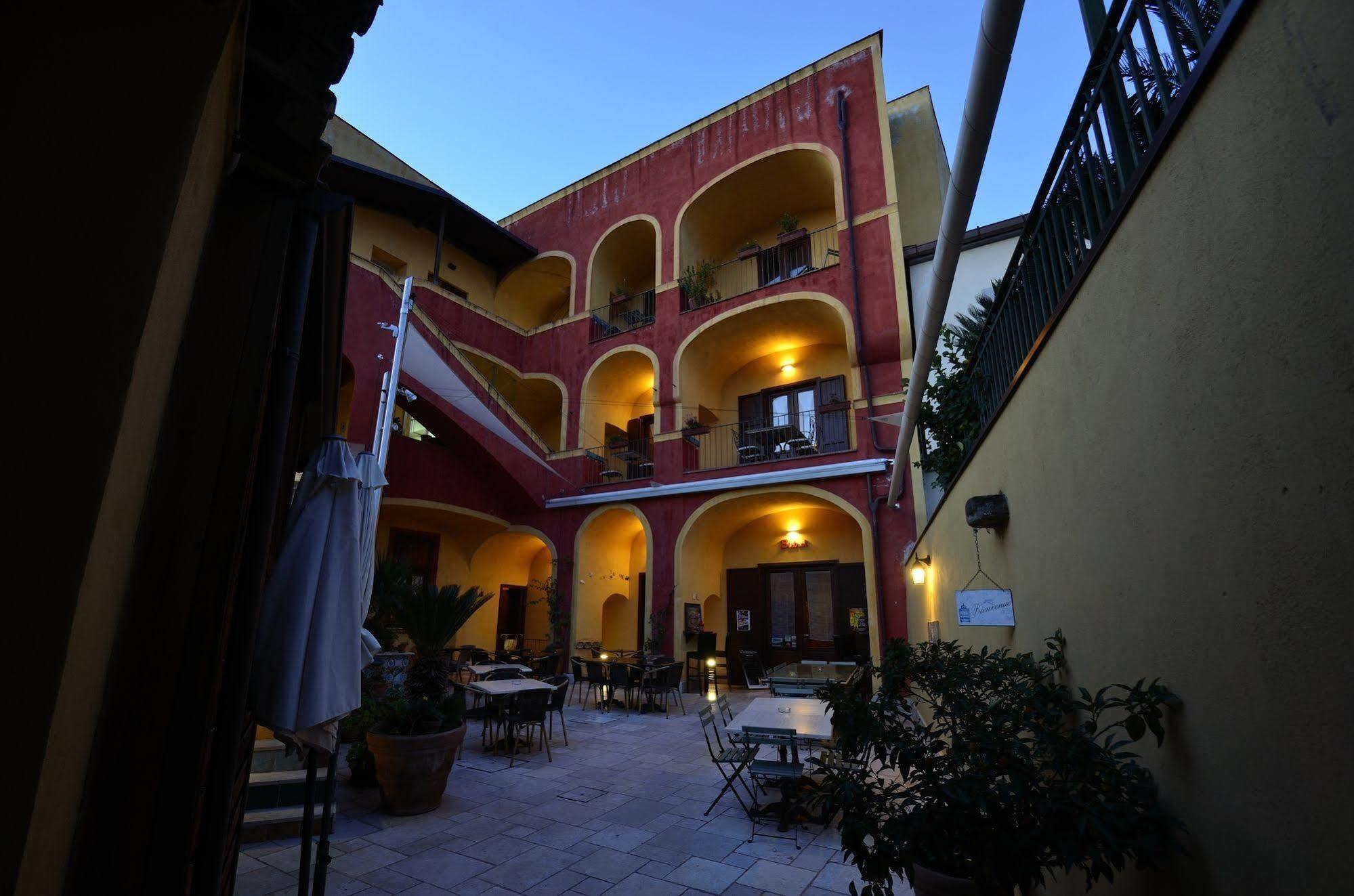 Manouche Affittacamere Osteria Caserta Exterior foto